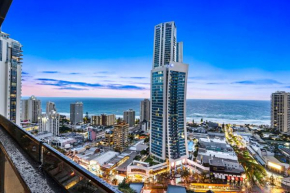 Ocean Views! - One Bedroom Apartments with Spa - Circle on Cavill - Self Contained & Privately Managed - Wow Stay